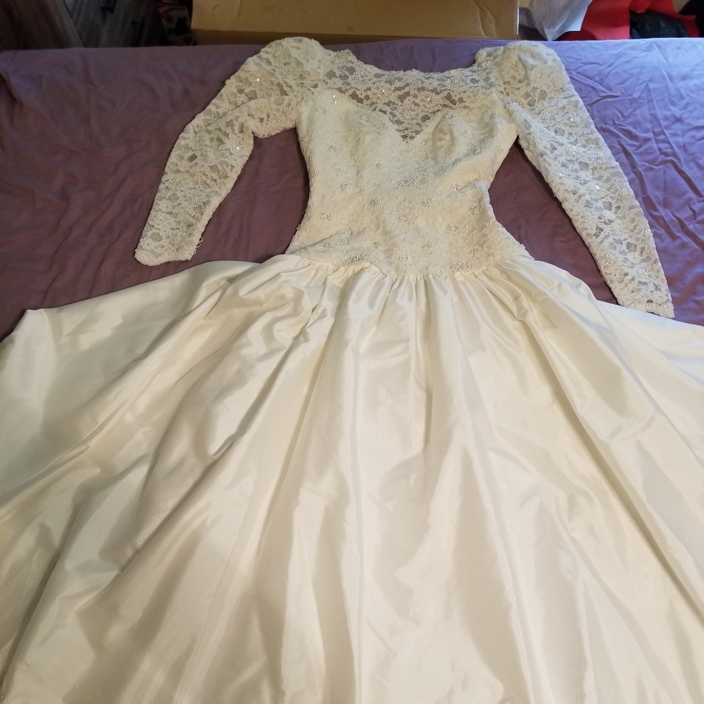 Vintage wedding dress